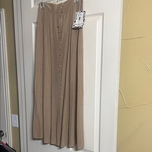 Chic Button-Front Maxi Skirt in Tan